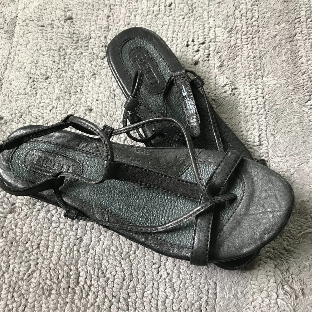 BORN Womans Shoe